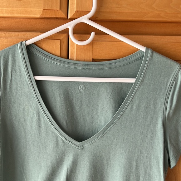 Lululemon Love Tee V - Picture 2 of 6